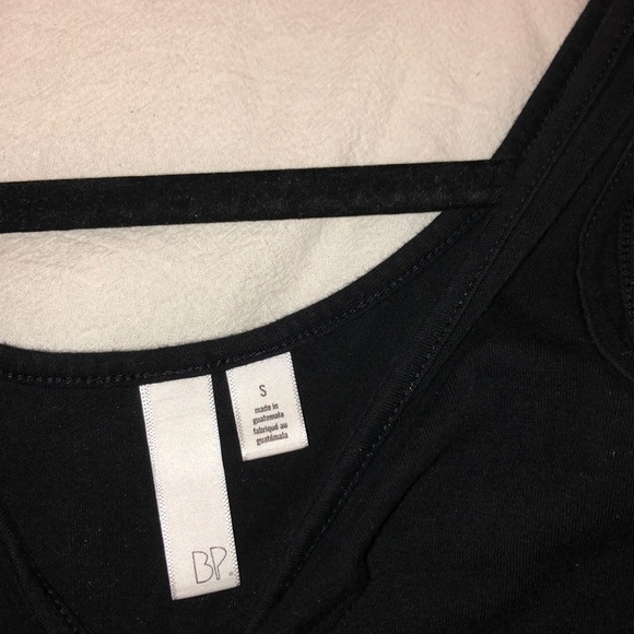 Plain black top - Picture 3 of 3